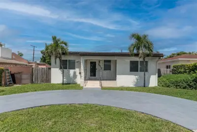 3916 SW 58th Ave, Miami: photo 1 of 26