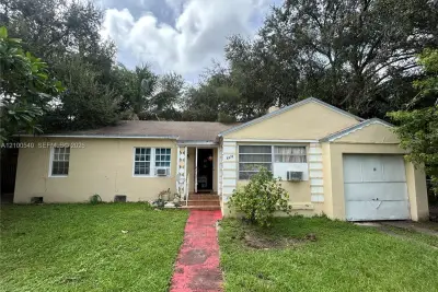 8270 NE 2nd Ct, Miami: photo 1 of 29