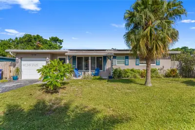 1228 SW 1st Ter, Pompano Beach: photo 1 of 36