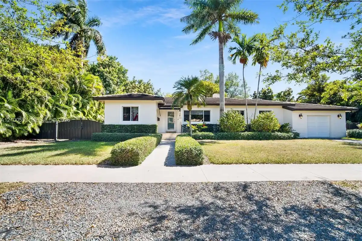330 Viscaya Ave, Coral Gables: photo 1 of 17