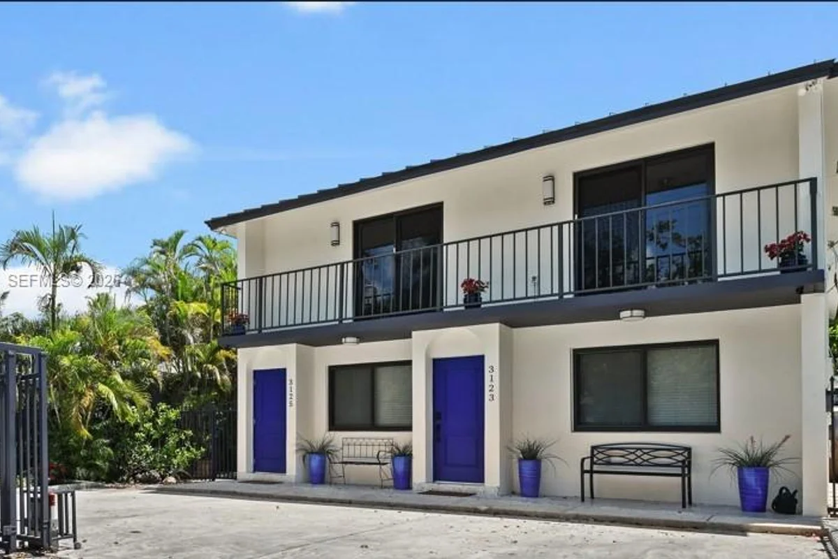 3125 Virginia St #2, Miami: photo 1 of 35