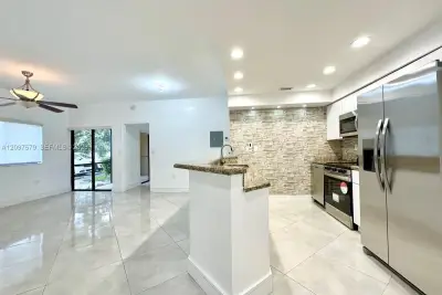 2550 SW 18th Ter #1802, Fort Lauderdale: photo 1 of 25