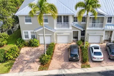 2307 Shoma Ln, Royal Palm Beach: photo 1 of 12