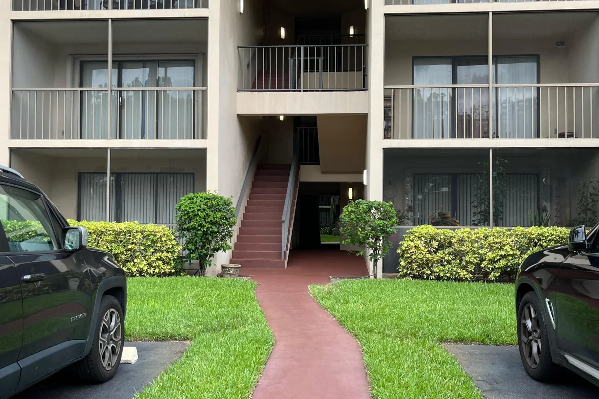 208 Foxtail Dr #g2, West Palm Beach: photo 1 of 17