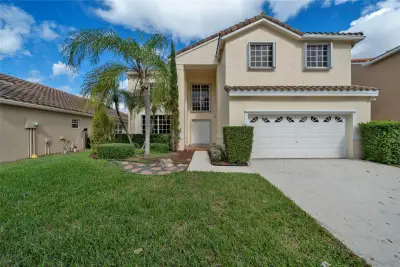 132 Cameron Dr, Weston: photo 1 of 24