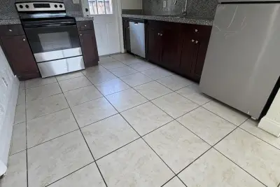 1709 SW 11th St #a, Fort Lauderdale: photo 1 of 6