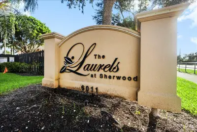 6041 10th Ave N #125, Lake Worth: photo 1 of 25