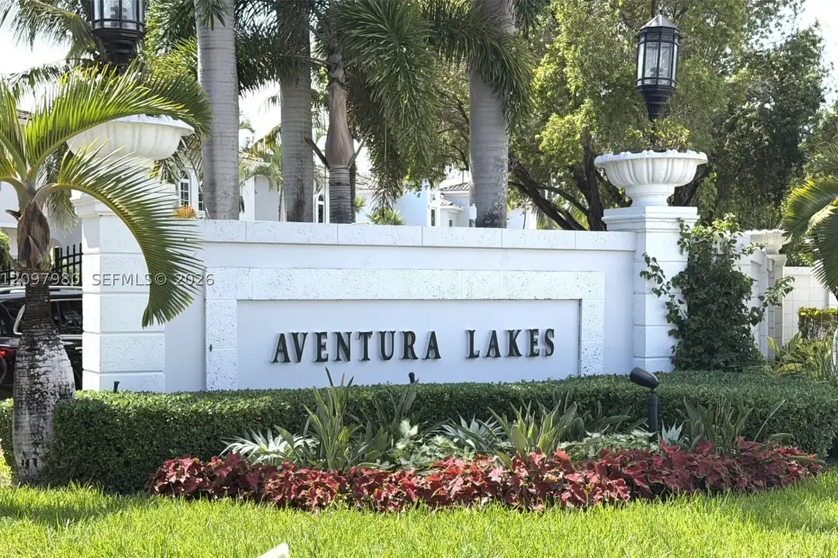 3191 NE 211th Ter, Aventura: photo 1 of 18