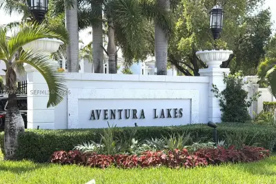 3191 NE 211th Ter, Aventura: photo 1 of 18
