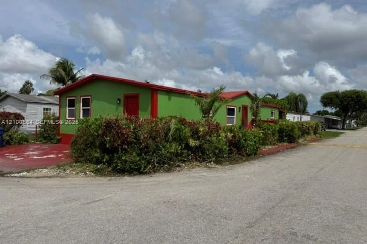 19800 SW 180th Ave #Lot 259, Miami: photo 1 of 17