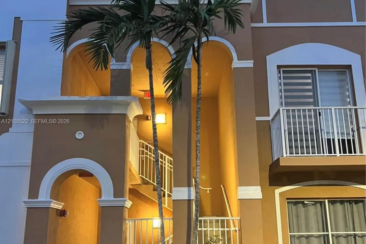 17800 NW 73rd Ave #205-21, Hialeah: photo 1 of 19