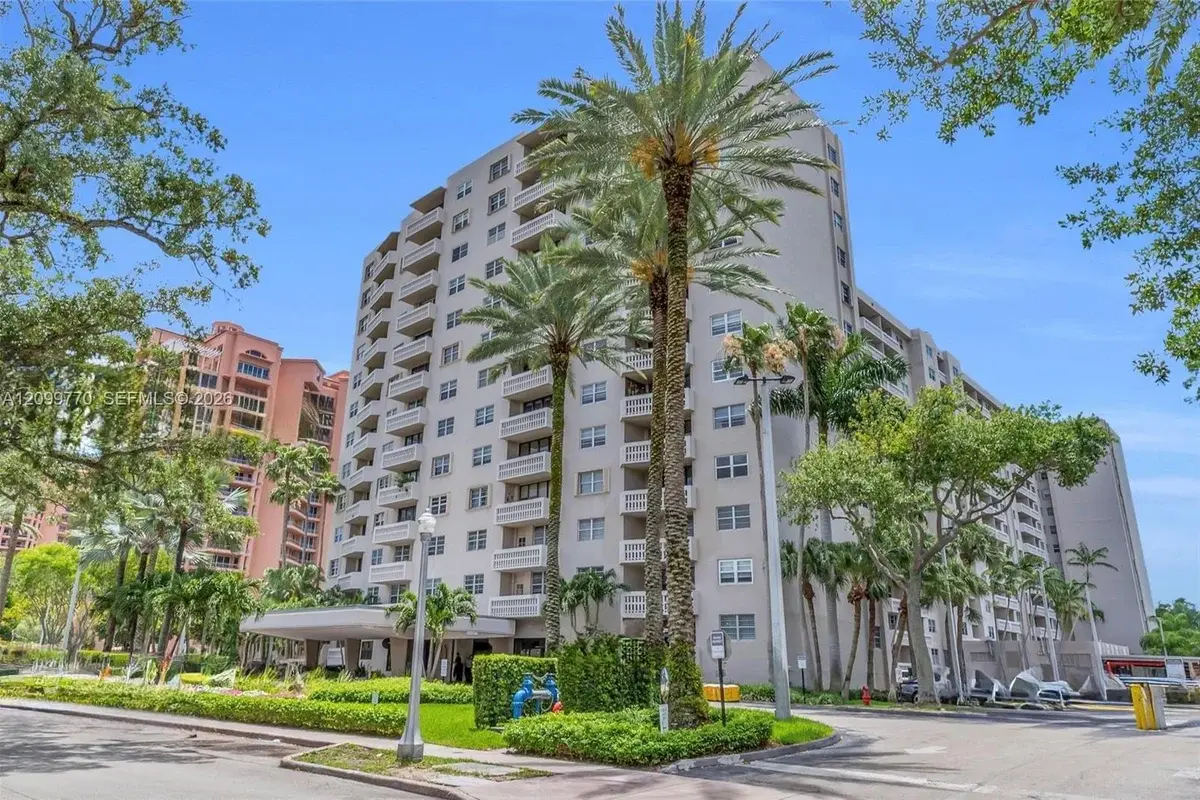 90 Edgewater Dr #PH03, Coral Gables: photo 1 of 26