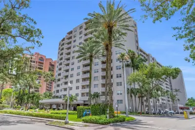 90 Edgewater Dr #PH03, Coral Gables: photo 1 of 26