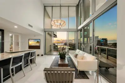 900 Biscayne Blvd #701, Miami: photo 1 of 46