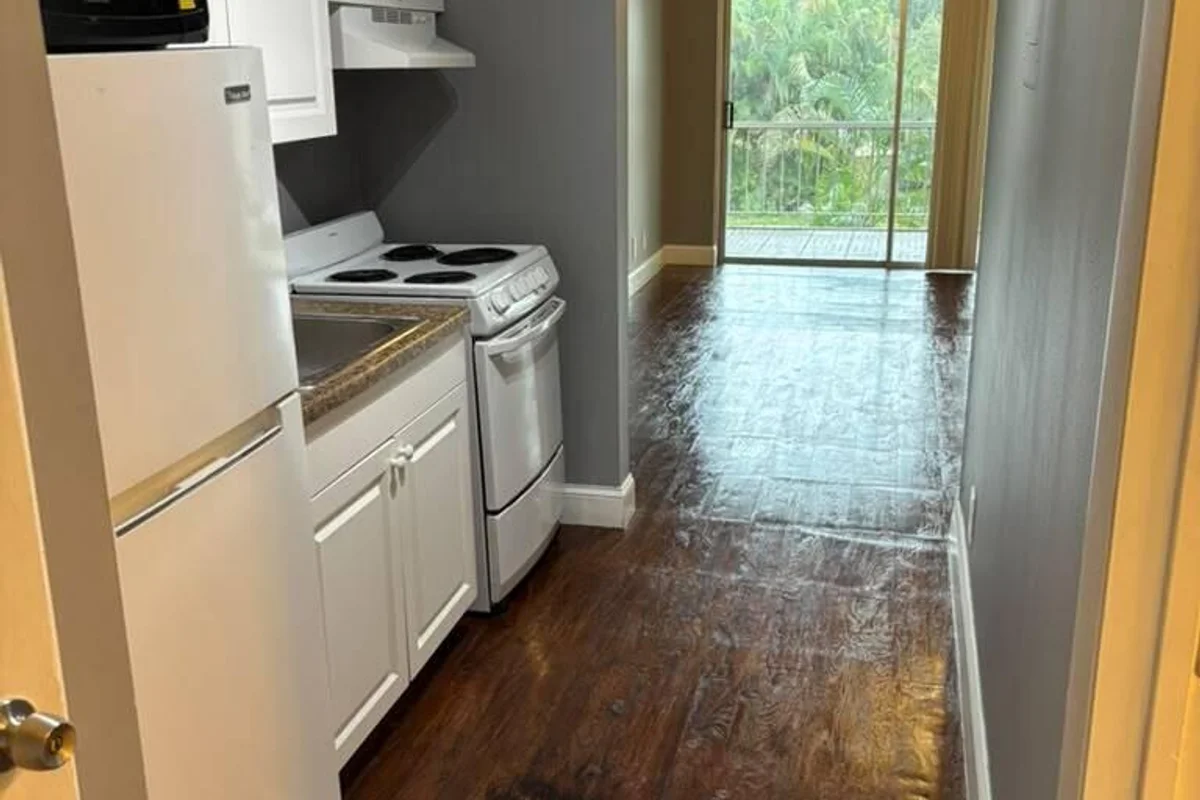 636 NW 13th St #22, Boca Raton: photo 1 of 12