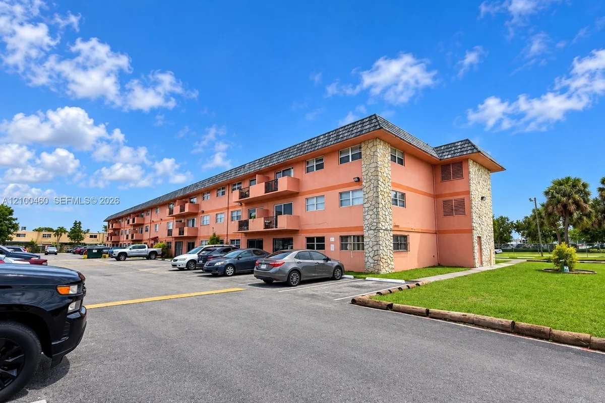 17101 NW 57th Ave #211, Miami Gardens: photo 1 of 31