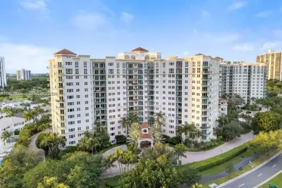 19900 E Country Club Dr #1209, Aventura: photo 1 of 22