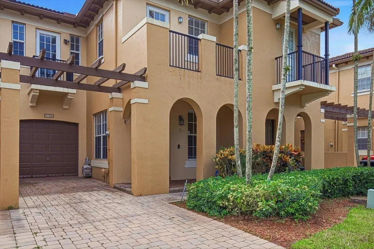 8706 Blaze Ct, Davie: photo 1 of 36