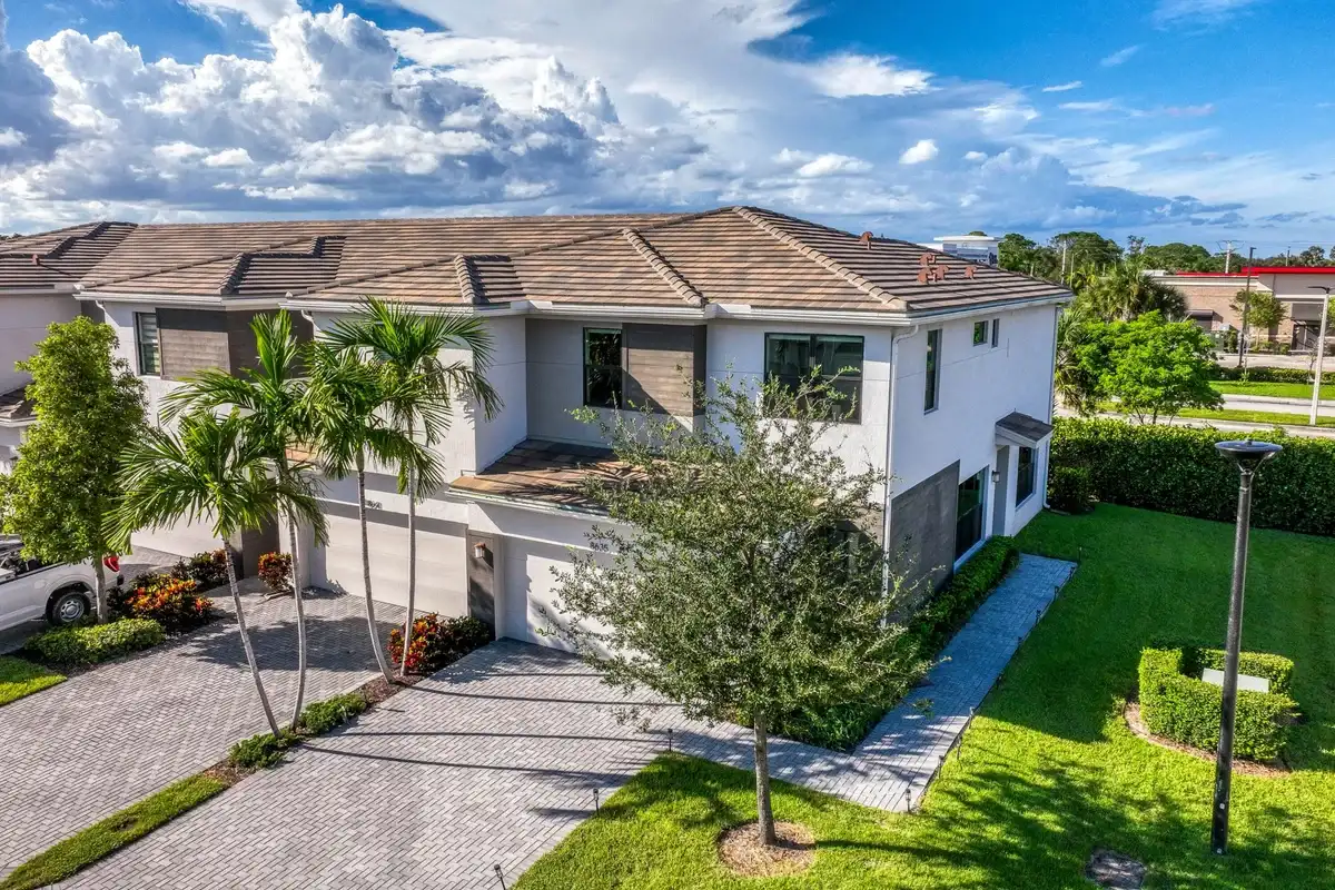 8635 Antarus Dr, Lake Worth: photo 1 of 28