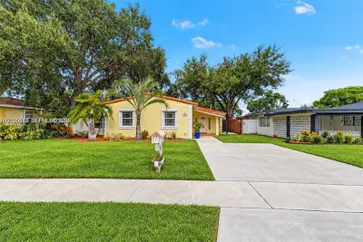 3225 Arthur Ter, Hollywood: photo 1 of 38