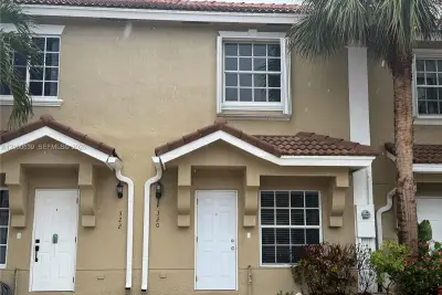 320 SW 120th Ave, Pembroke Pines: photo 1 of 19