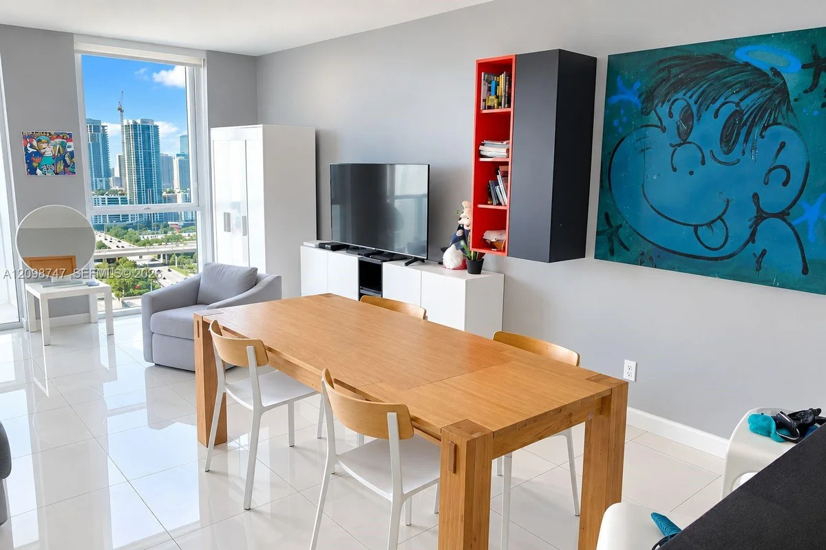 244 Biscayne Blvd #3204, Miami: photo 1 of 8