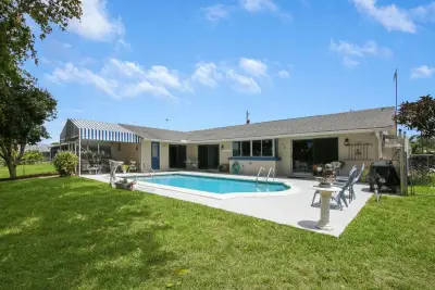 1210 SW 26th Ave, Boynton Beach: photo 1 of 20