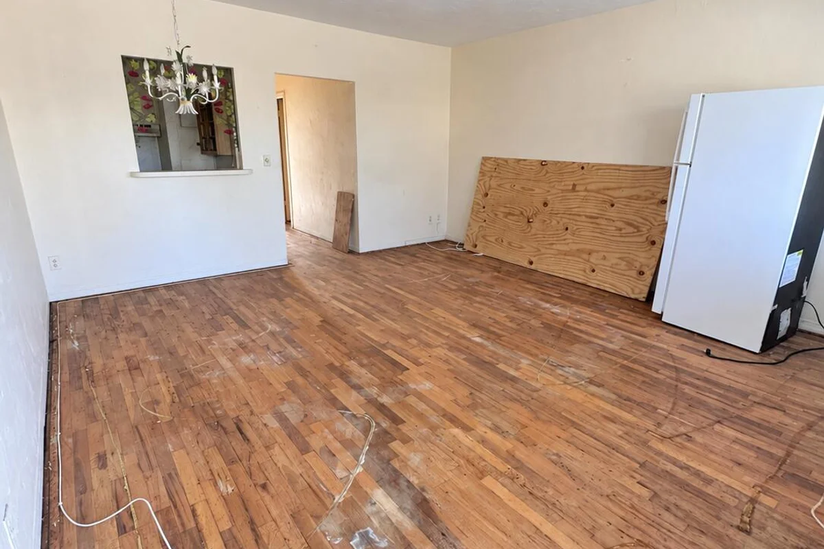 600 Layne Blvd #211, Hallandale Beach: photo 1 of 3