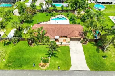 28125 SW 158th Pl, Homestead: photo 1 of 11
