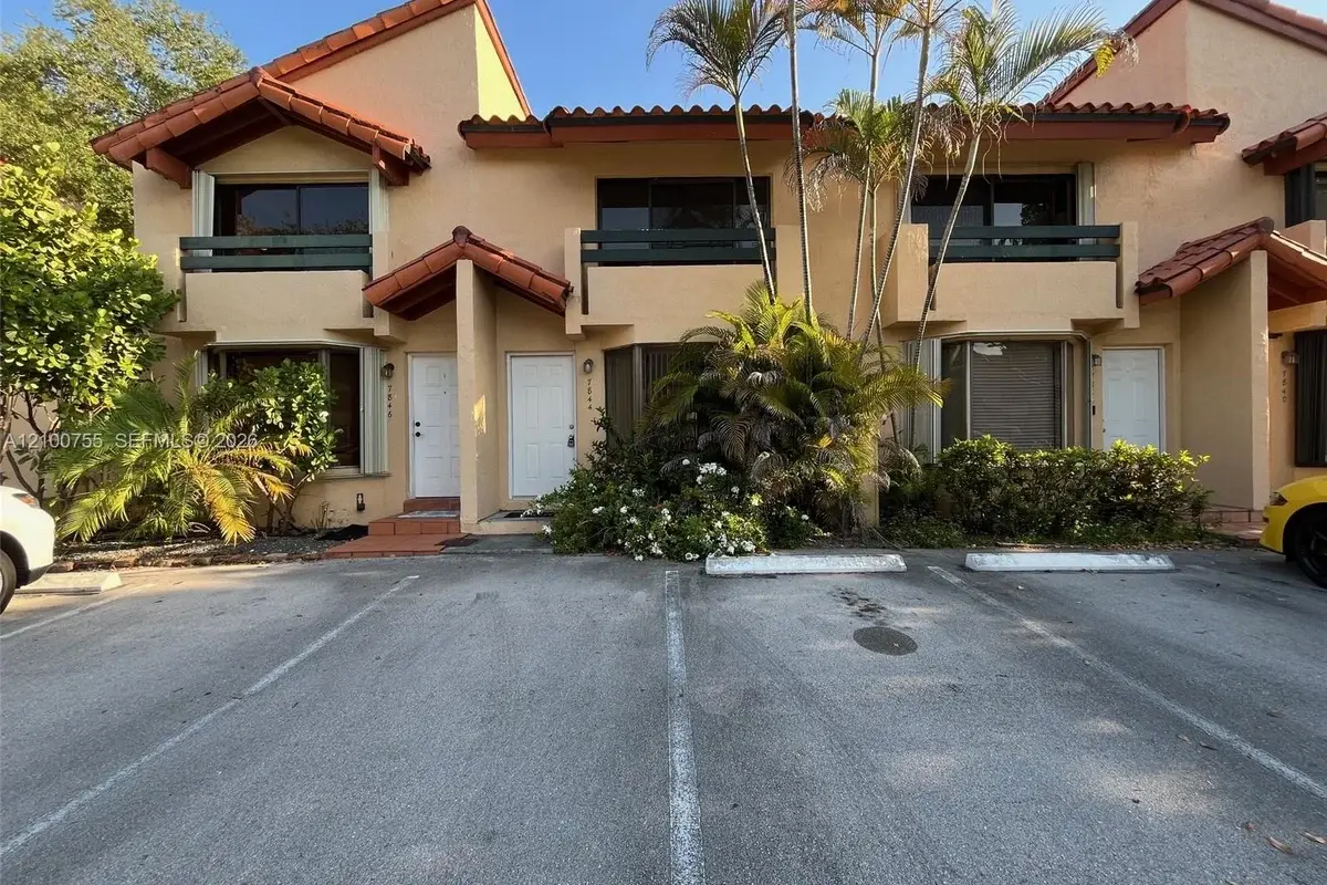 7844 SW 102nd Ln, Miami: photo 1 of 17