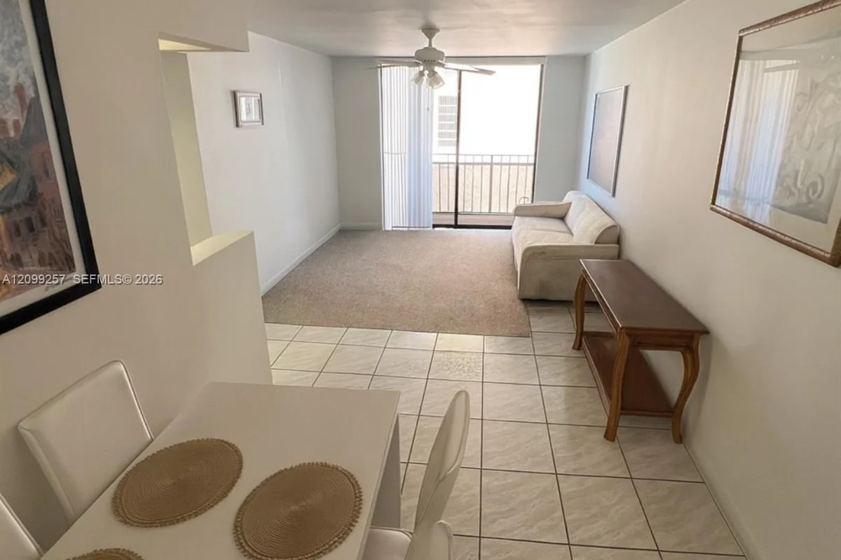9686 Fontainebleau Blvd #402, Miami: photo 1 of 14