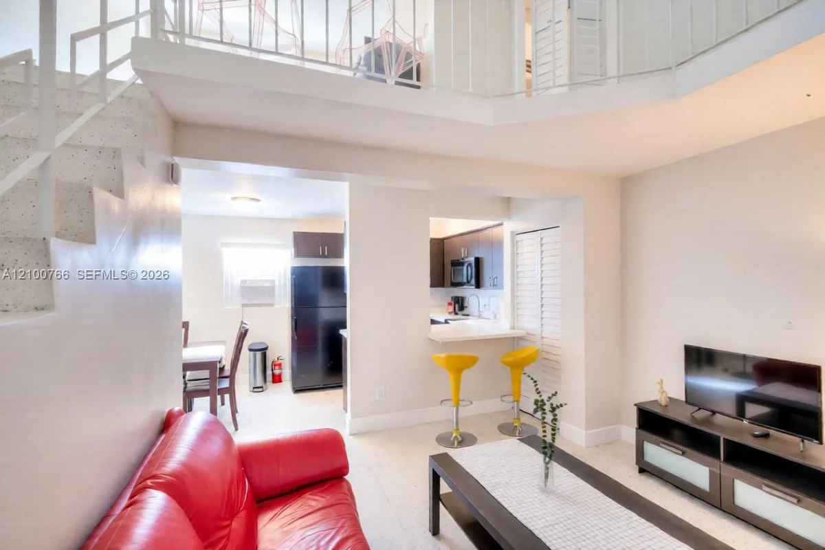 1220 SW 5th St #16, Miami: photo 1 of 4