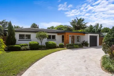 450 NE 5th Cir, Boca Raton: photo 1 of 30