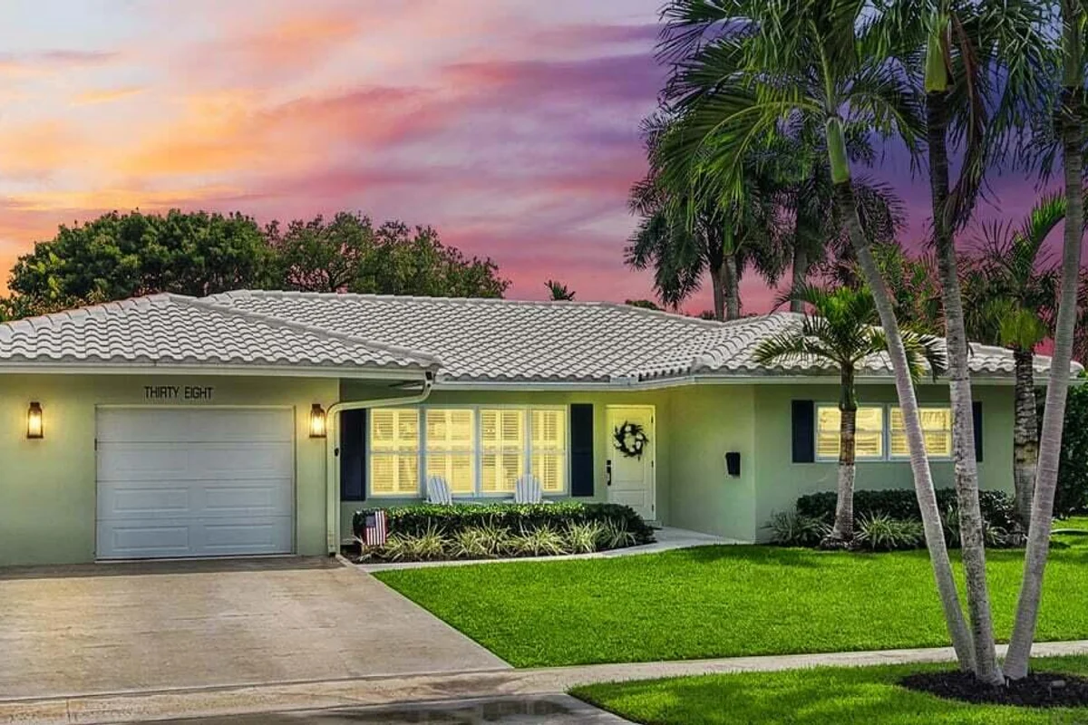 38 SW 10th Ave, Boca Raton: photo 1 of 44