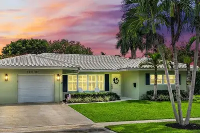 38 SW 10th Ave, Boca Raton: photo 1 of 44