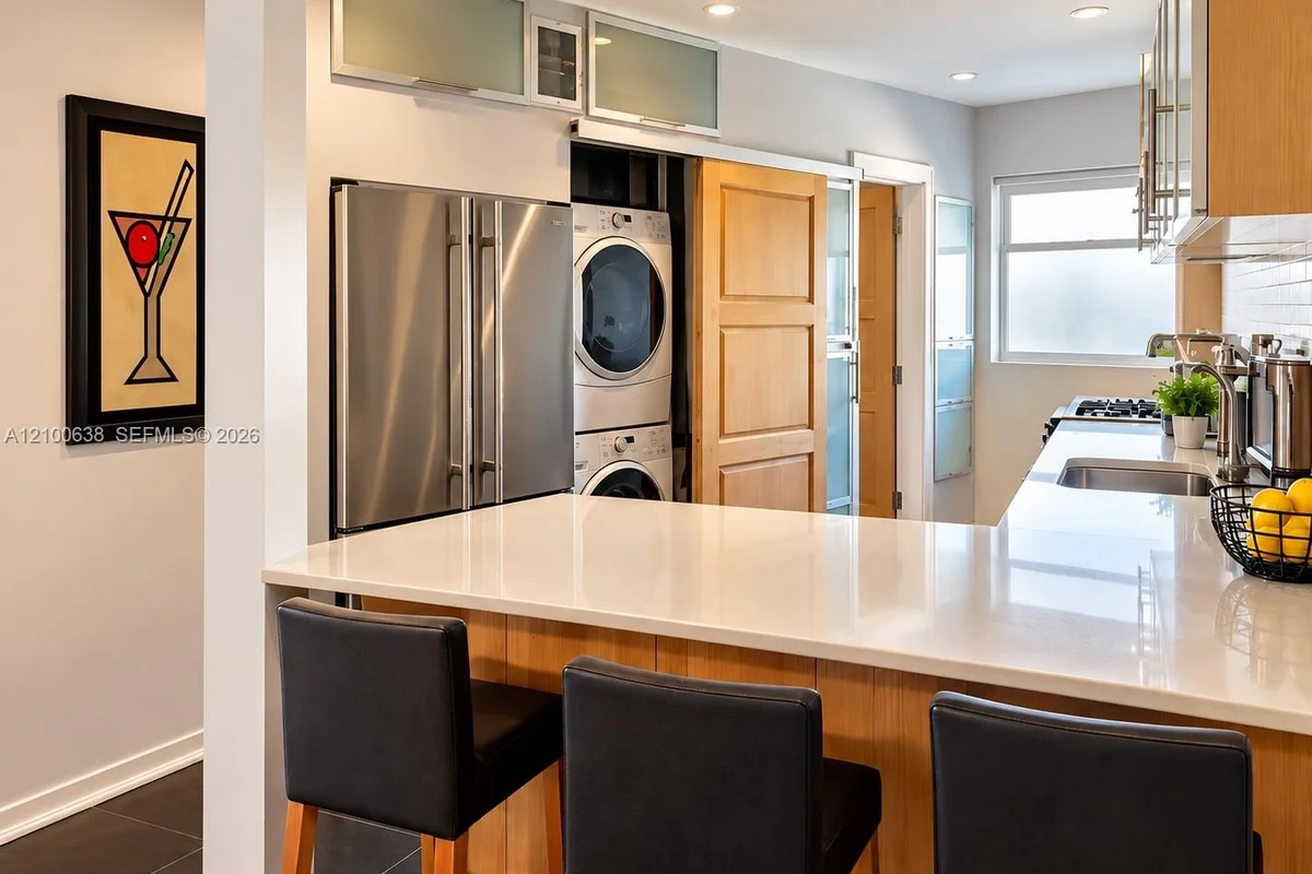 1925 Washington Ave #27, Miami Beach: photo 1 of 30