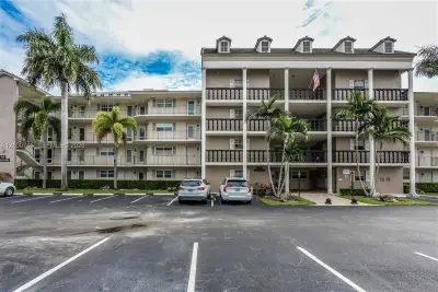 440 Paradise Isle Blvd #107, Hallandale Beach: photo 1 of 33