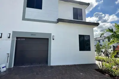 13661 SW 157th Pl, Miami: photo 1 of 28
