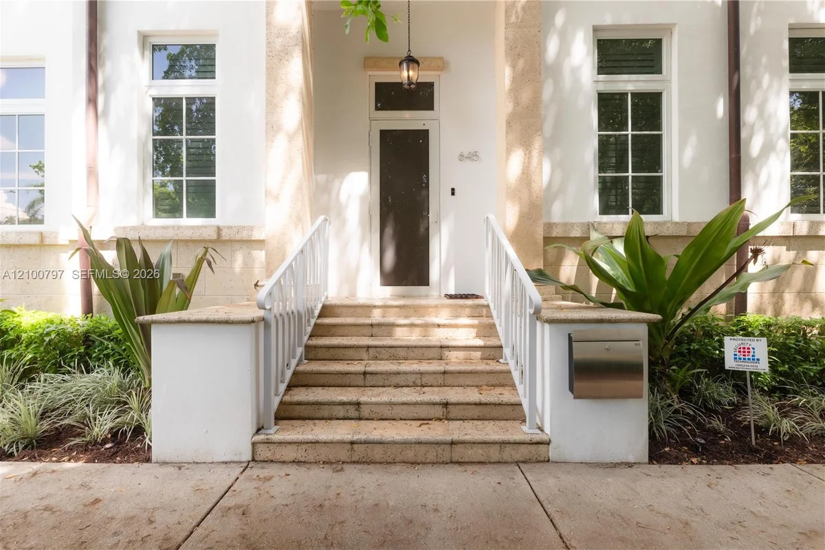 645 Santander Ave #2, Coral Gables: photo 1 of 25