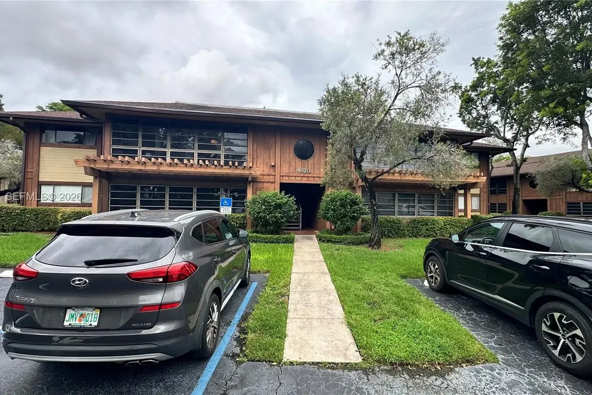 4870 NW 102nd Ave #104-7, Doral: photo 1 of 22