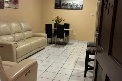 Condo in Hialeah: photo 1 of 52