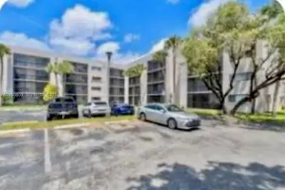 8420 SW 133rd Ave Rd #306, Miami: photo 1 of 8