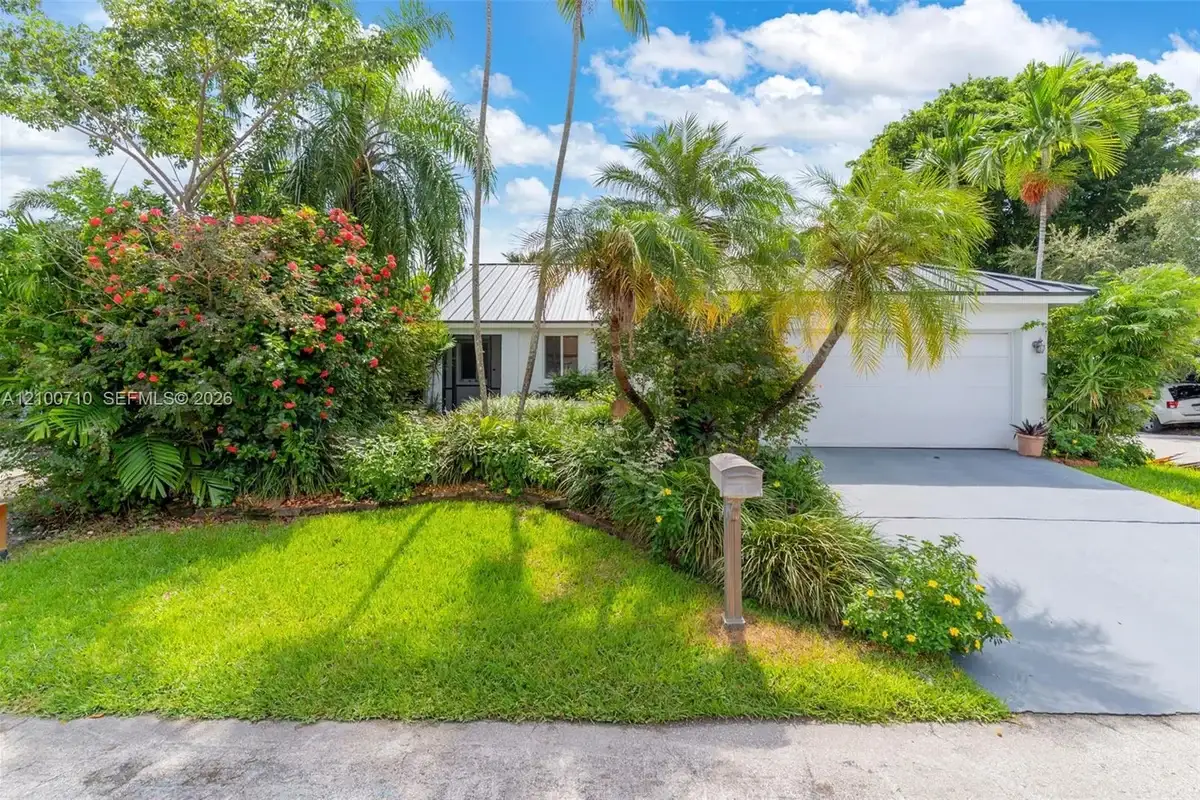 8514 SW 209th Ln, Cutler Bay: photo 1 of 28