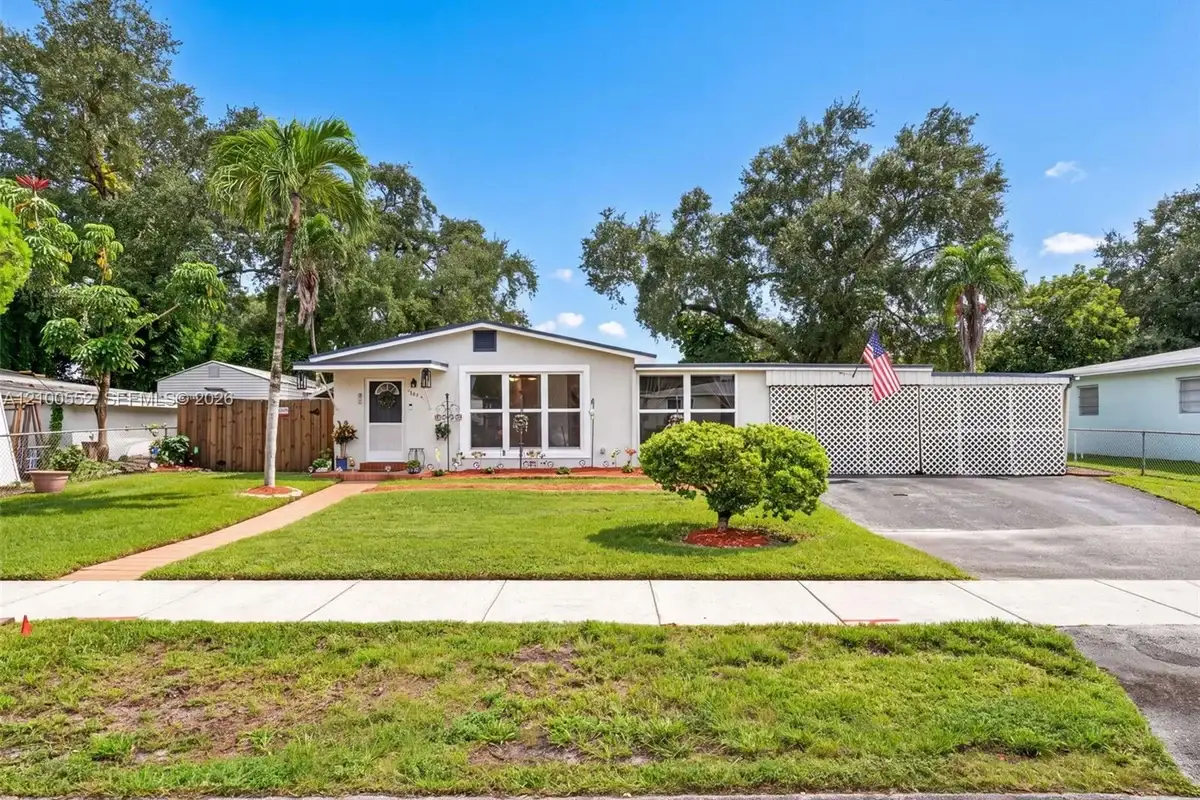 4210 SW 32nd Ct, West Park: photo 1 of 19