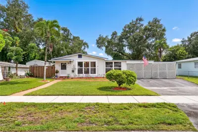 4210 SW 32nd Ct, West Park: photo 1 of 19