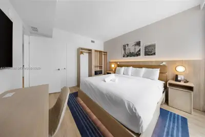 159 NE 6 St #1617, Miami: photo 1 of 29