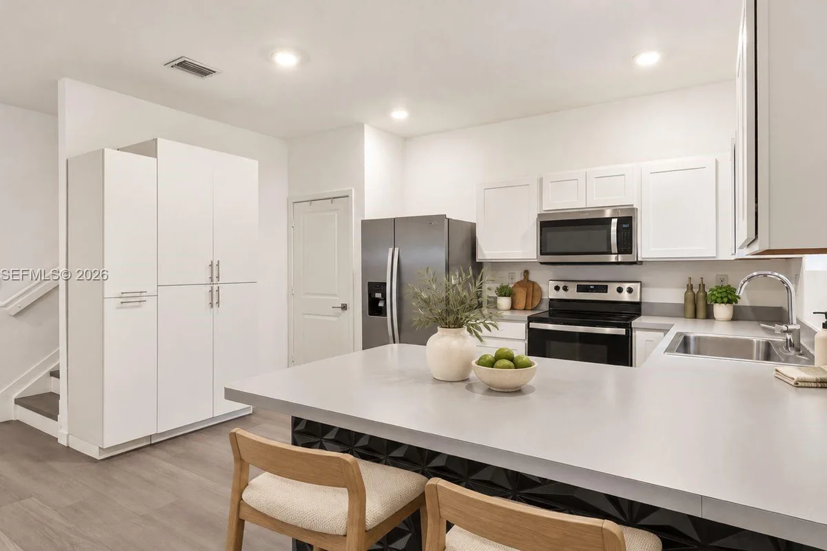 1791 SE 9th Ter, Homestead: photo 1 of 41