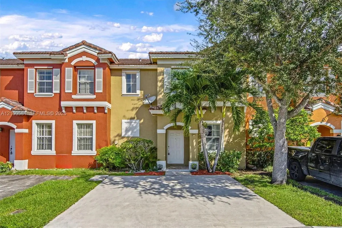 645 E Mowry Ct, Homestead: photo 1 of 18