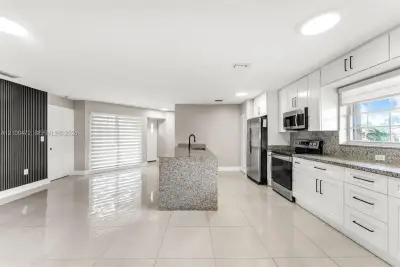 15635 SW 74th Cir Dr #10, Miami: photo 1 of 25