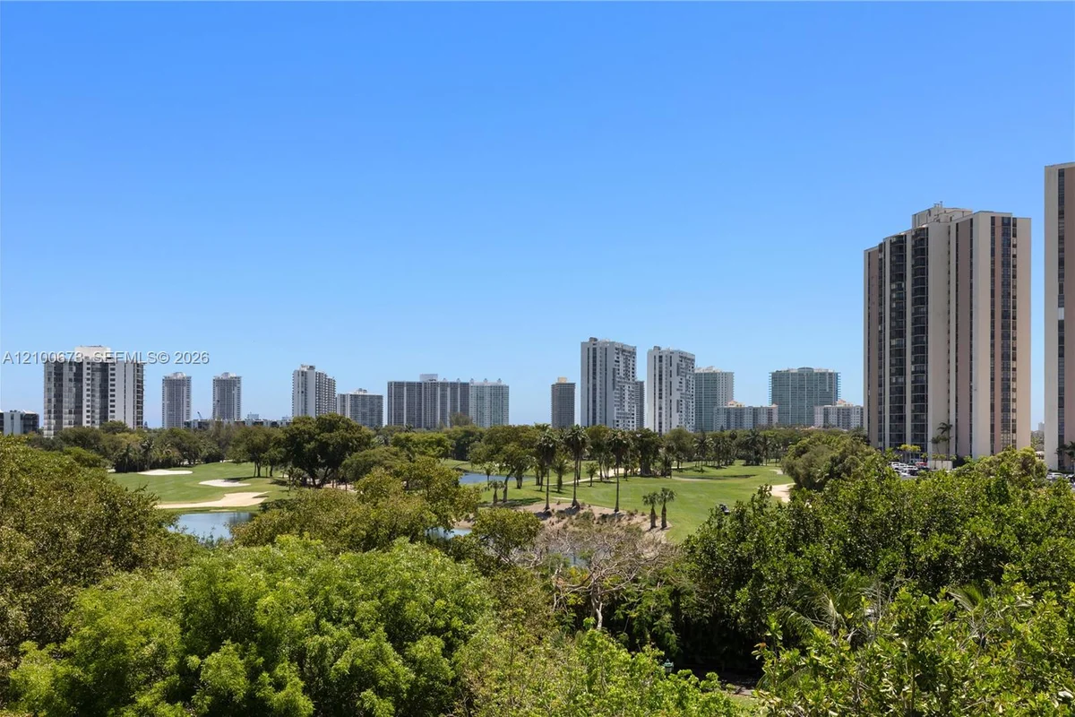 20400 W Country Club Dr #605, Aventura: photo 1 of 35